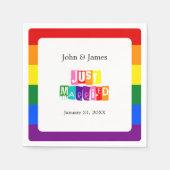 たった今結婚しましたゲイ結婚のカップルLGBTQ スタンダードカクテルナプキン (正面)