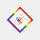 たった今結婚しましたゲイ結婚のカップルLGBTQ スタンダードカクテルナプキン (角)