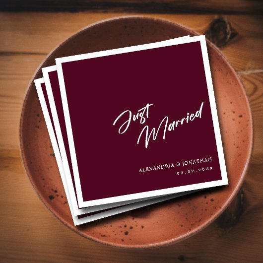 たった今結婚しましたシンプルブルゴーニュカスタムウェディング スタンダードカクテルナプキン