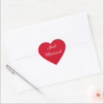 たった今結婚しましたシール ハートシール<br><div class="desc">赤い色のハートの形に白のたった今結婚しました文字でステッカー。こカスタマイズの品買目は</div>