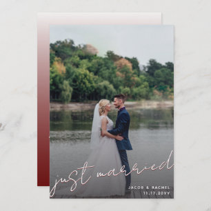 たった今結婚しましたスクリプトオーバーレイ暗赤色結婚写真 案内状