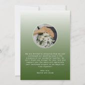 たった今結婚しましたスクリプトオーバーレイ緑の結婚写真 案内状 (裏面)