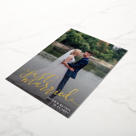 たった今結婚しましたスクリプト結婚オーバーレイの発表 箔招待状 (回転した状態)