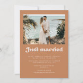 たった今結婚しましたスタイリッシュレトロ黒糖フォトカード 招待状 (正面)