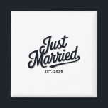 たった今結婚しましたス結婚ト2025年の妻ブリッド夫妻 マグネット<br><div class="desc">たった今結婚しましたス結婚ト2025の妻と花婿の夫人</div>