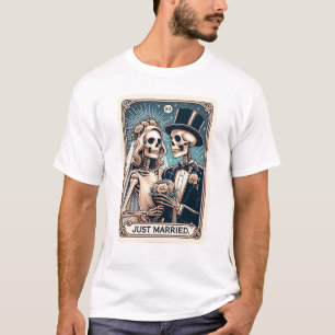 たった今結婚しましたタロットカードテーマTシャツ Tシャツ
