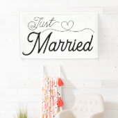 たった今結婚しましたハート 横断幕 (インサイチュ)