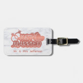 たった今結婚しましたバラ金ゴールドとホワイトマーブルハネムーン ラゲッジタグ (正面横)