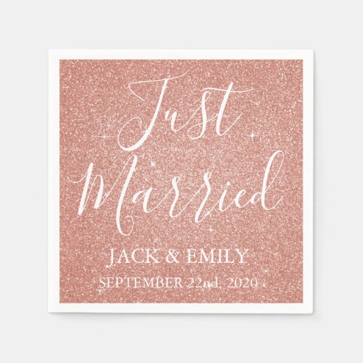 たった今結婚しましたバラ金ゴールド赤面ピンクナプキンス スタンダードカクテルナプキン (正面)
