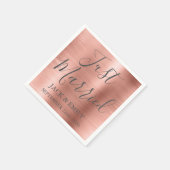 たった今結婚しましたバラ金ゴールド赤面ピンクナプキンス スタンダードカクテルナプキン (角)