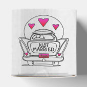 たった今結婚しましたパーソナライズされたハネムーンカーキューブボックス フェイバーボックス (上部)