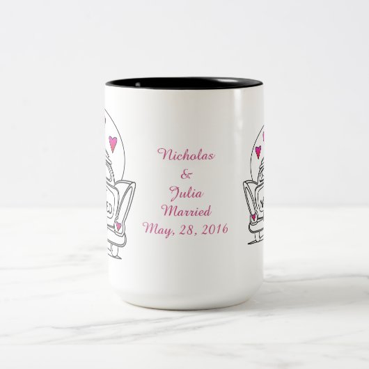 たった今結婚しましたパーソナライズされたハネムーンカーマグ ツートーンマグカップ (中央)