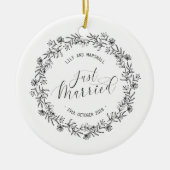 たった今結婚しましたパーソナライズされたフローラセラミックオーナメント セラミックオーナメント (正面)