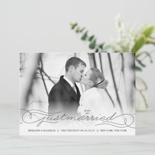 たった今結婚しましたブラック結婚の発表写真カード 案内状 (スタンド正面)