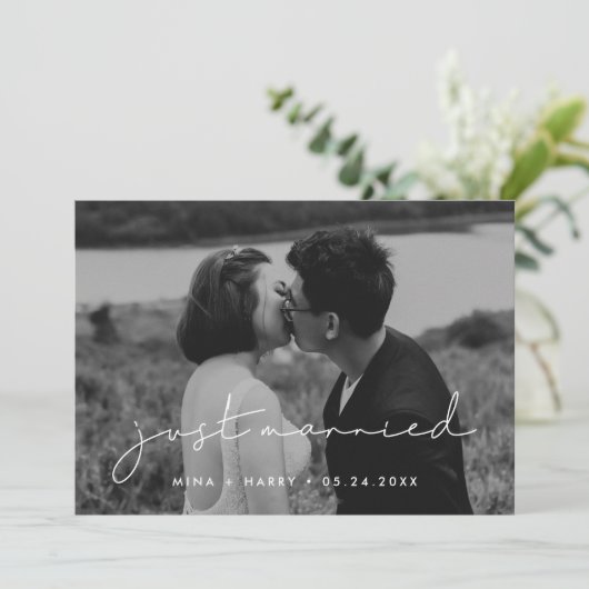 たった今結婚しましたミニマル手書き写真 案内状 (スタンド正面)