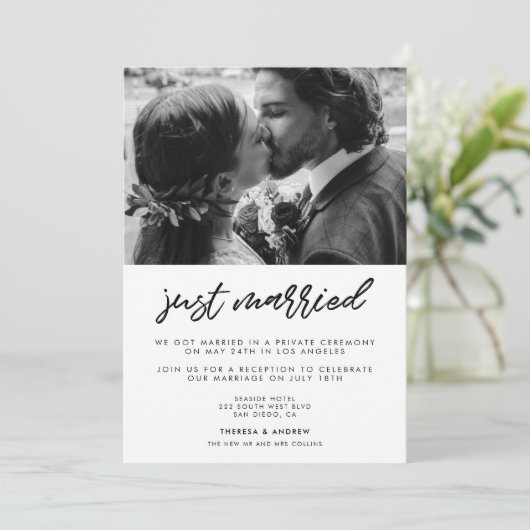 たった今結婚しましたモダンタイポグラフィ写真の発表 招待状 (スタンド正面)
