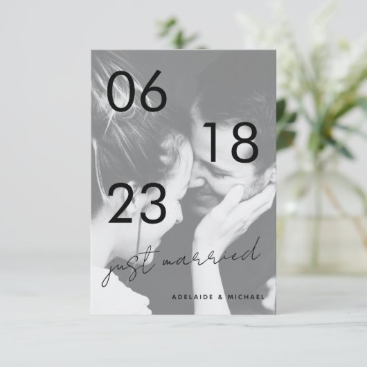 たった今結婚しましたロマンチックエレガントなウェディングフォトカード 案内状 (スタンド正面)