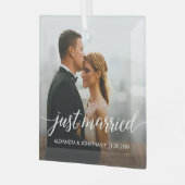 たった今結婚しました初めてのクリスマスカスタムの写真の名前 ガラスオーナメント (正面左)