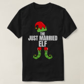 たった今結婚しました小妖精や小人マッチングファミリークリスマスグロ Tシャツ (デザイン正面)