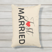 たった今結婚しました屋外枕 アウトドアクッション (正面(縦))
