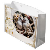 たった今結婚しました抱き枕 ラージペーパーバッグ (裏面アングル)