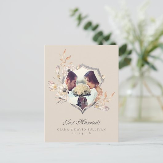 たった今結婚しました立案発表写真はがき 案内ポストカード (スタンド正面)
