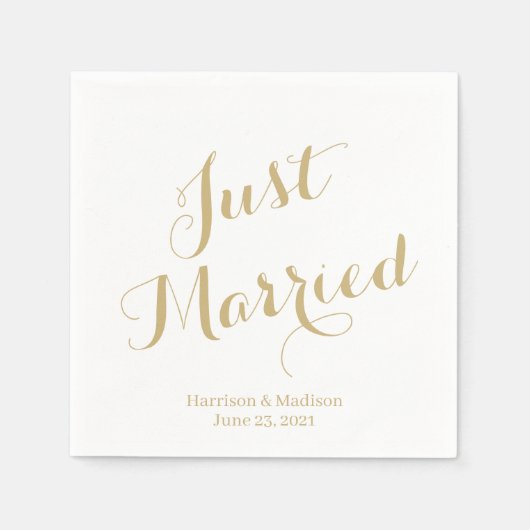 たった今結婚しました金ゴールドカスタムスクリプトエレガントな結婚式 スタンダードカクテルナプキン (正面)