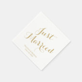 たった今結婚しました金ゴールドカスタムスクリプトエレガントな結婚式 スタンダードカクテルナプキン (角)