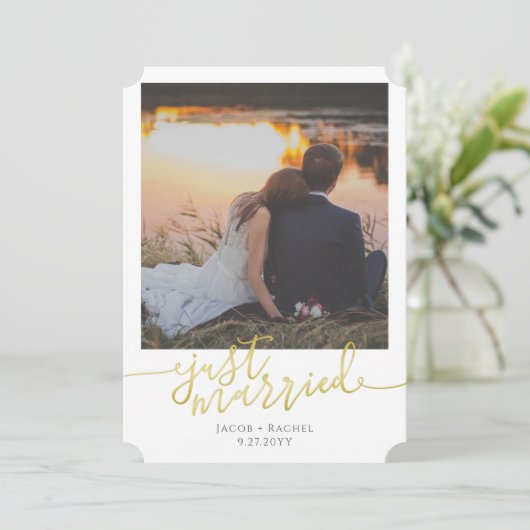 たった今結婚しました金ゴールドスクリプトオーバーレイ結婚フォト 案内状 (スタンド正面)