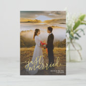 たった今結婚しました金ゴールドスクリプトオーバーレイ結婚フォト 案内状 (スタンド正面)