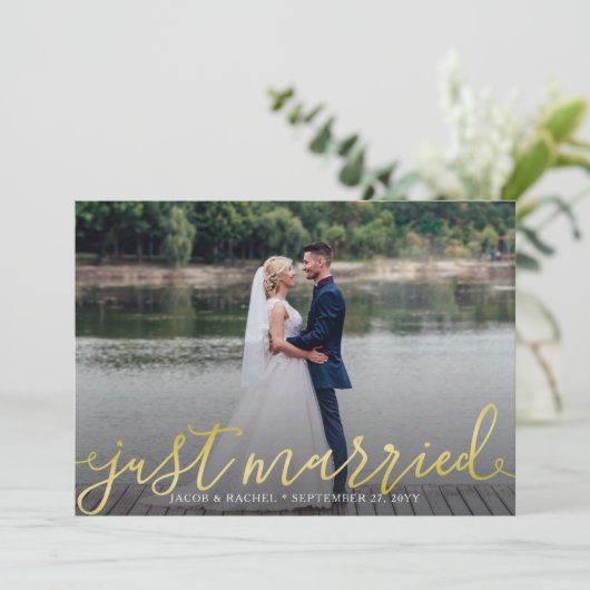 たった今結婚しました金ゴールドスクリプ結婚ト重ね合わせ 案内状 (スタンド正面)