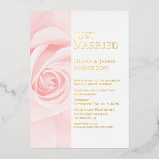 たった今結婚しました金ゴールド文字ピンクローズウェディング 箔招待状 (正面)