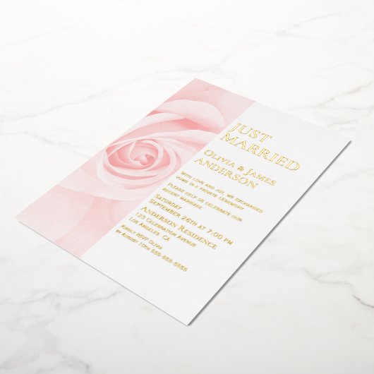 たった今結婚しました金ゴールド文字ピンクローズウェディング 箔招待状 (回転した状態)