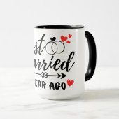 たった今結婚しました1年前、1周年結婚を迎える マグカップ (正面右)