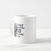 たった今結婚しました18年前18周年記念カップル コーヒーマグカップ (正面左)