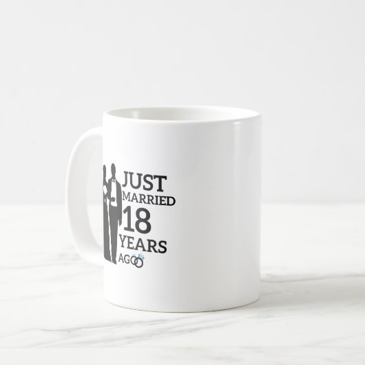 たった今結婚しました18年前18周年記念カップル コーヒーマグカップ (正面左)
