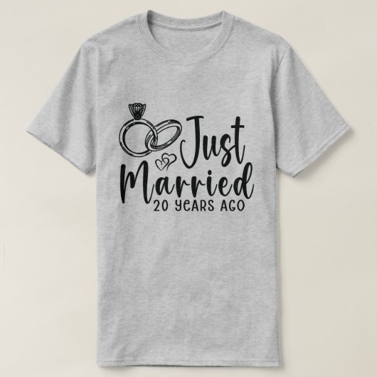 たった今結婚しました20年前20結婚周年 Tシャツ (デザイン正面)