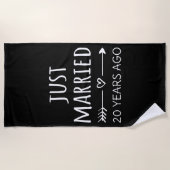 たった今結婚しました20年前 ビーチタオル (正面)