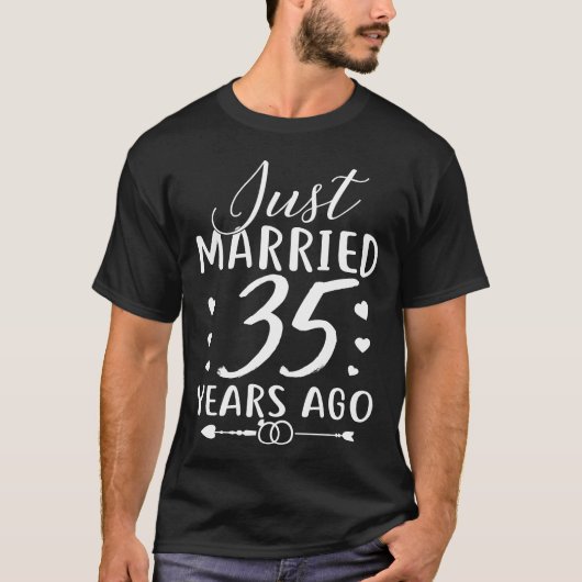 たった今結婚しました35年前の夫婦 Tシャツ (正面)