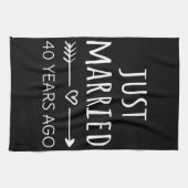 たった今結婚しました40年前 キッチンタオル (横)