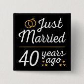 たった今結婚しました40年前II 缶バッジ (正面)