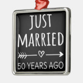 たった今結婚しました50年前 メタルオーナメント (左)