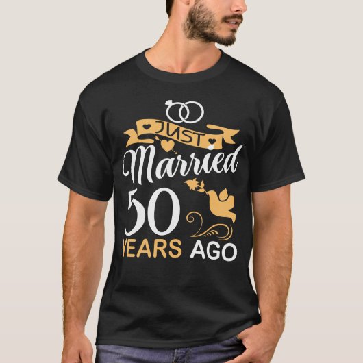 たった今結婚しました50年結婚前50周年 Tシャツ (正面)