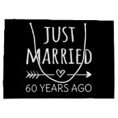 たった今結婚しました60年前 ラージペーパーバッグ (裏面)