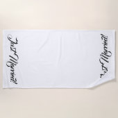 "たった今結婚しました"のビーチタオル ビーチタオル (正面)