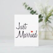 たった今結婚しました(スクリプトと赤いハート) 案内ポストカード (スタンド正面)