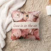 たった今結婚しました、ピンクのバラ、愛は空回りにある クッション (ブランケット)