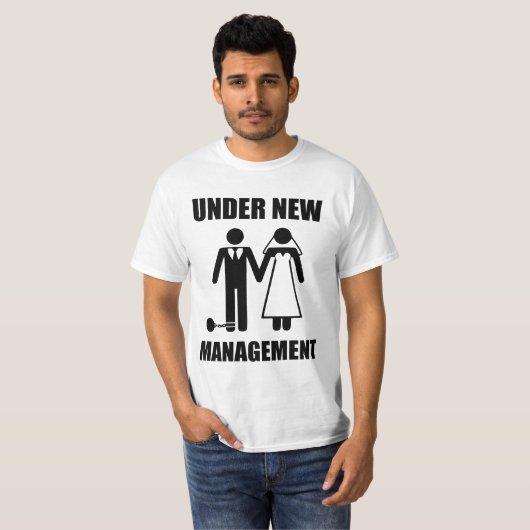 たった今結婚しました、新しい管理下 Tシャツ (正面フル)