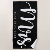 たった今結婚しました |結婚のハネムーン ビーチタオル (正面)