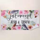 たった今結婚しました、結婚のプロップ、結婚のフォトプロップ ビーチタオル (正面)